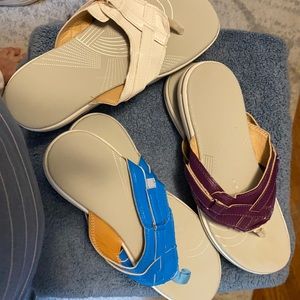 3 pairs flip flops